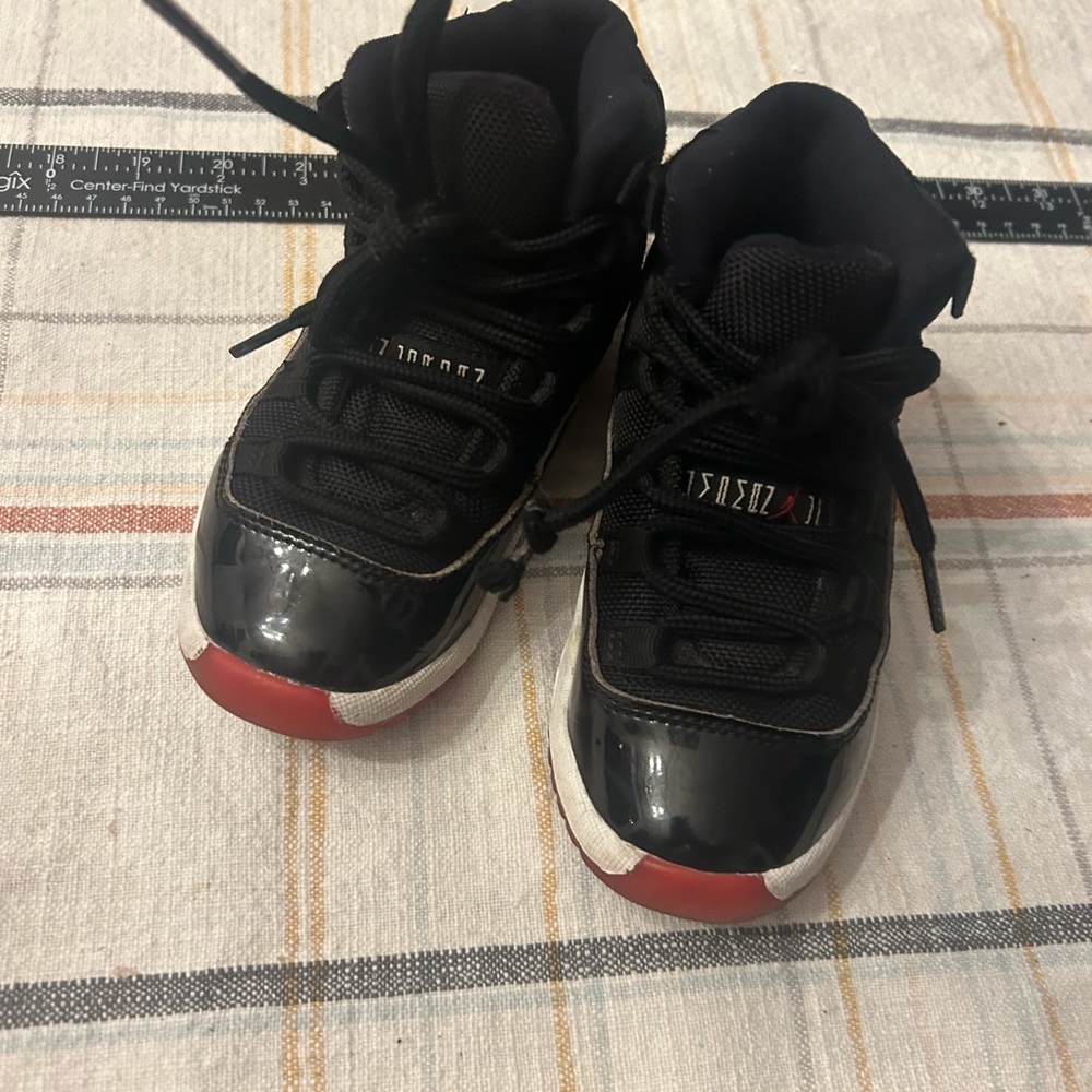 Nike Air Jordan 11 Retro PS Bred Black Red 2019 (378039-061)Kid Youth Size 10.5C